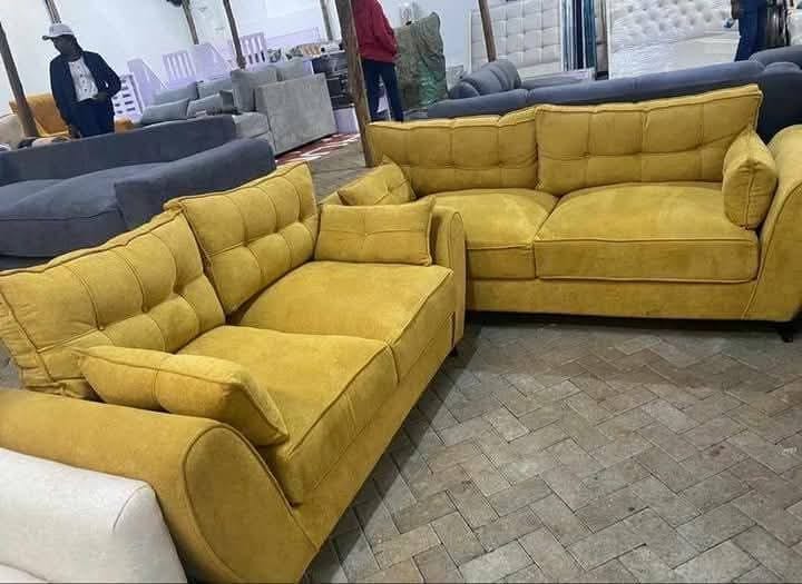 Zuri Gallery L-Shape Sectional Sofa